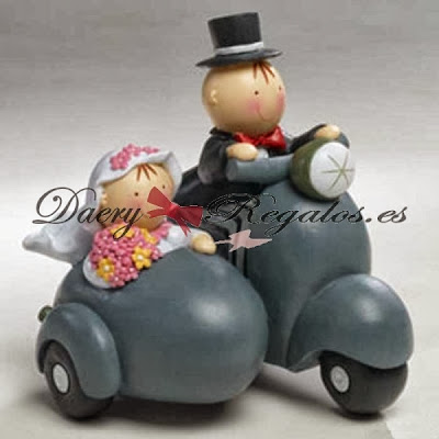 figura de tarta de novios sidecar