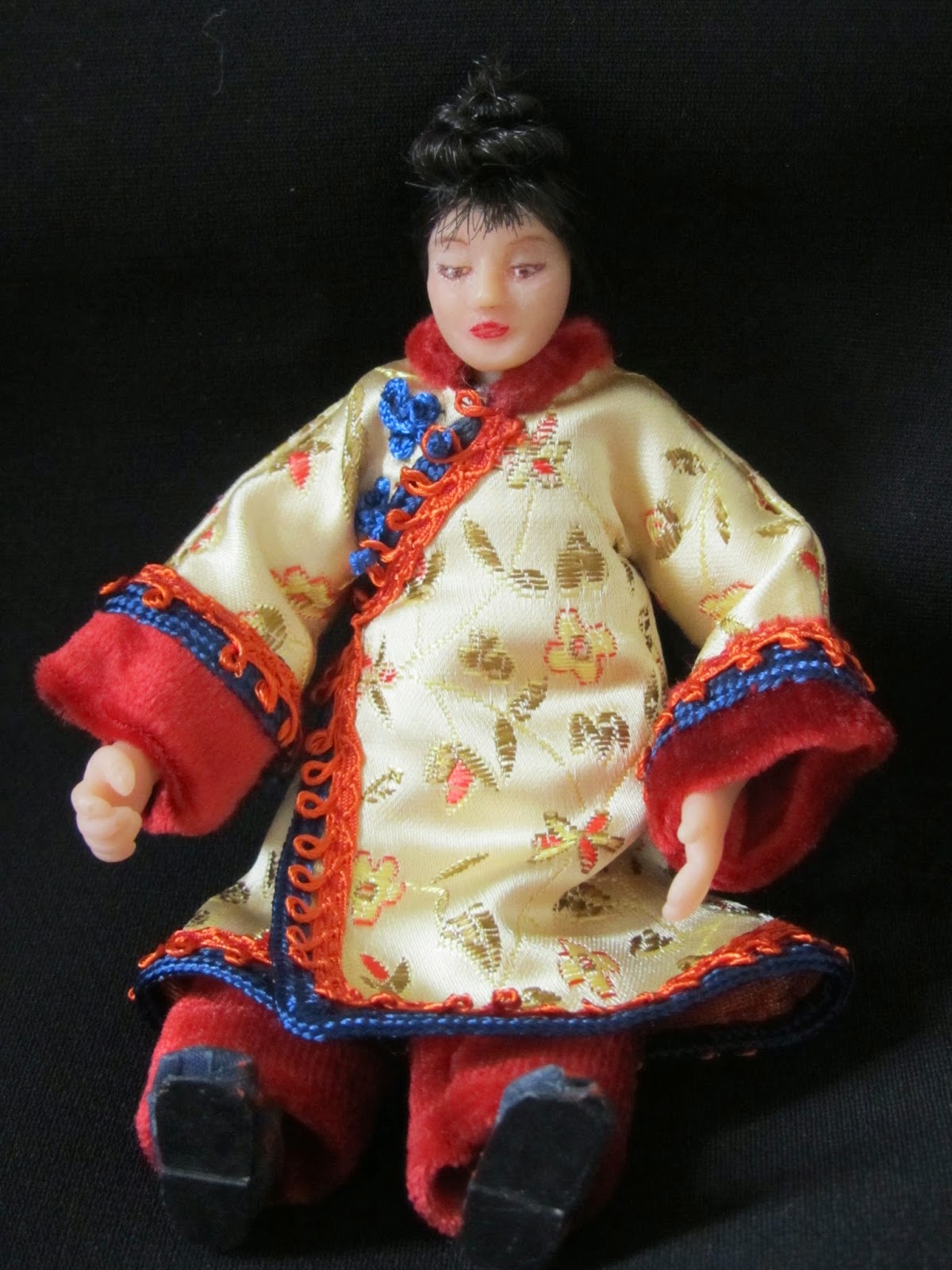 pulchinella's cellar miniatures What A Beautiful Chinese Doll!