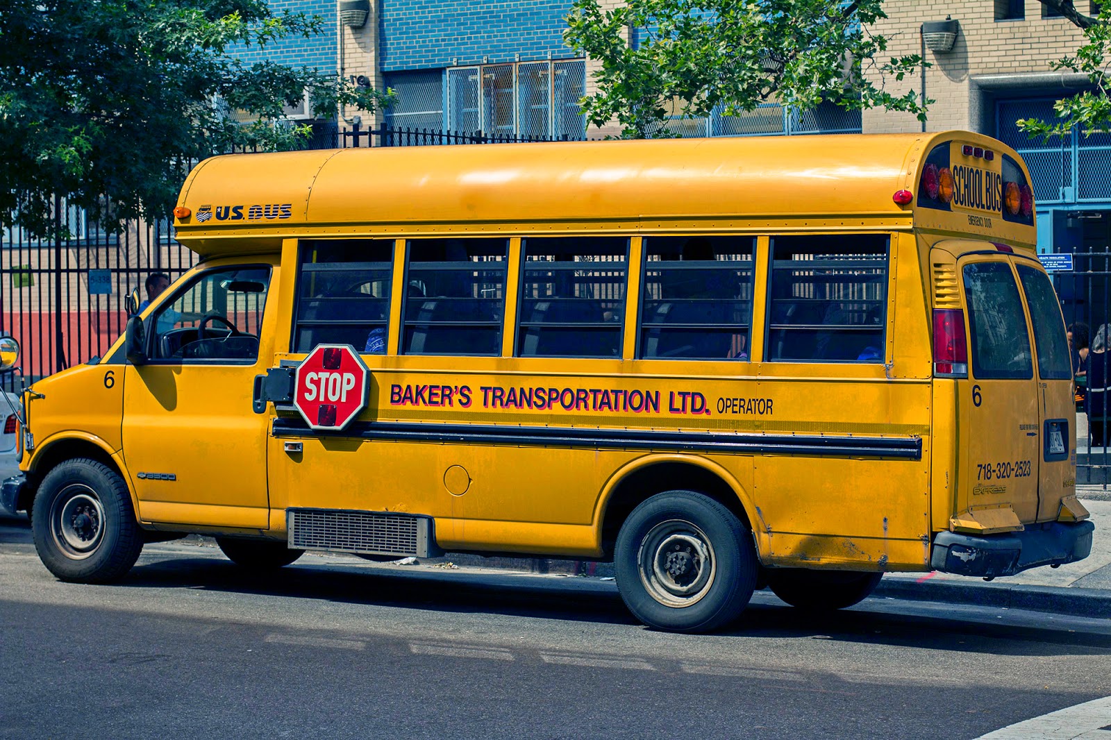 autobús amarillo