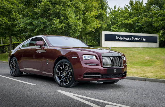 Rolls Royce volta com cerimônia de entrega de carros 