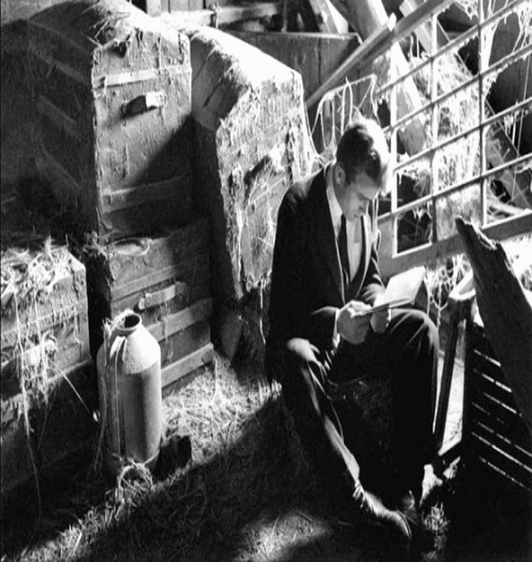 JAMES DEAN LEYENDO Y ESCRIBIENDO...APRENDIENDO. READING AND WRITING