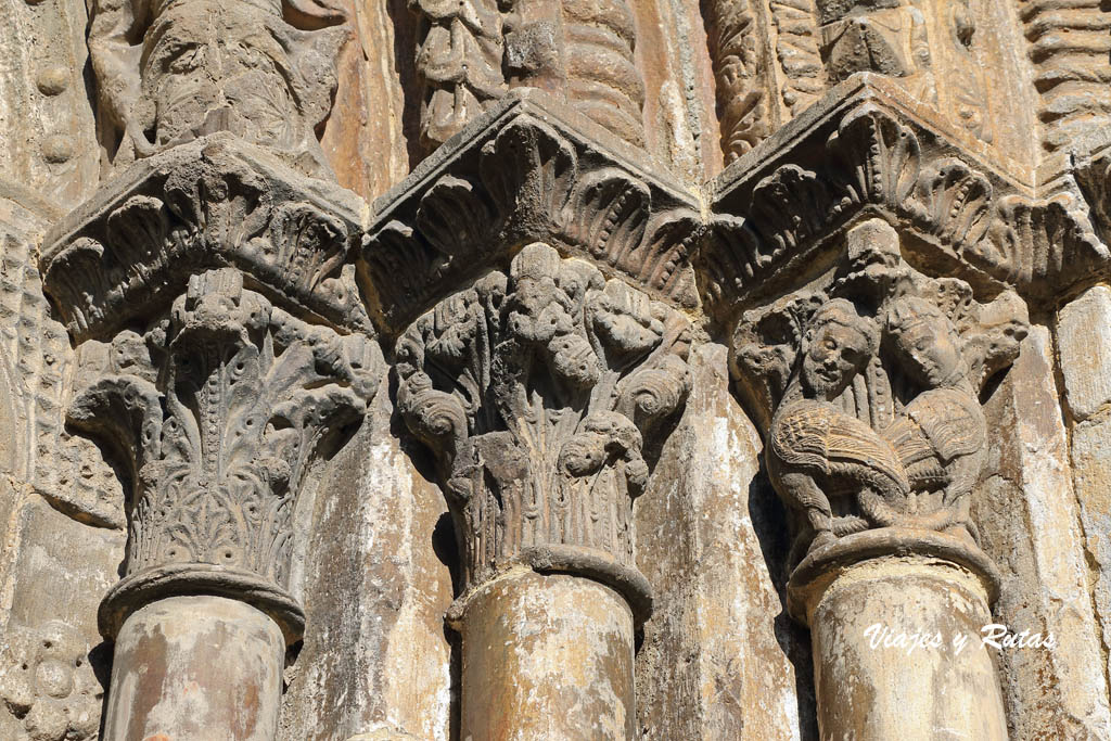 Detalle de la Portada de San Nicolás, Portomarín