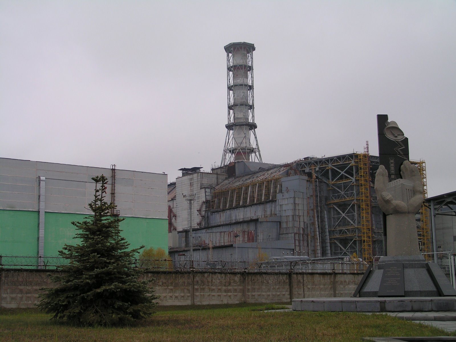 припять сейчас 2020 уровень радиации. чернобыль самые страшные места. радиоактивные места в чернобыле. радиационное место в припяти. радиоактивные места в чернобыле.