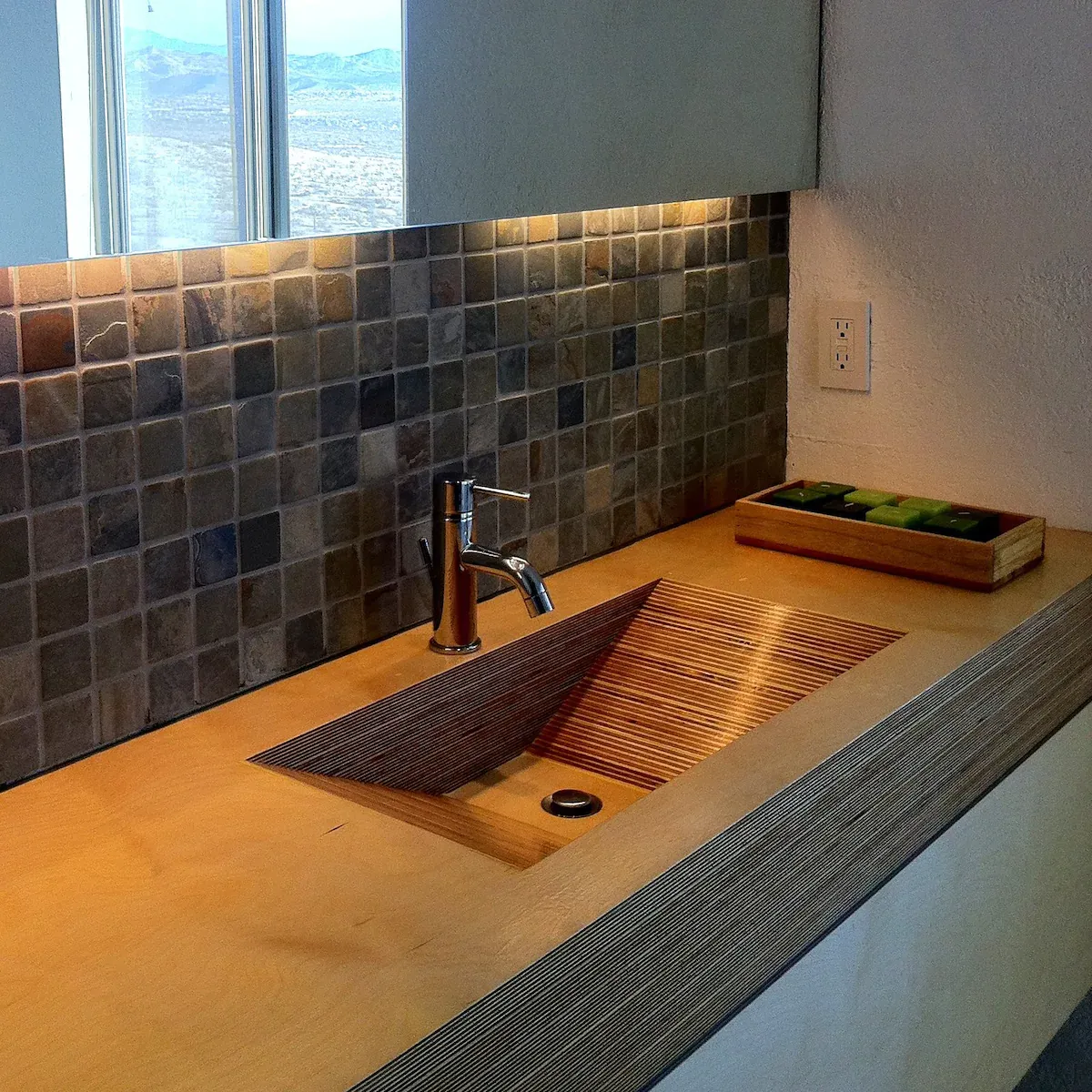 Airbnb-in-Palm-Springs-unique-wooden-bathroom-sink