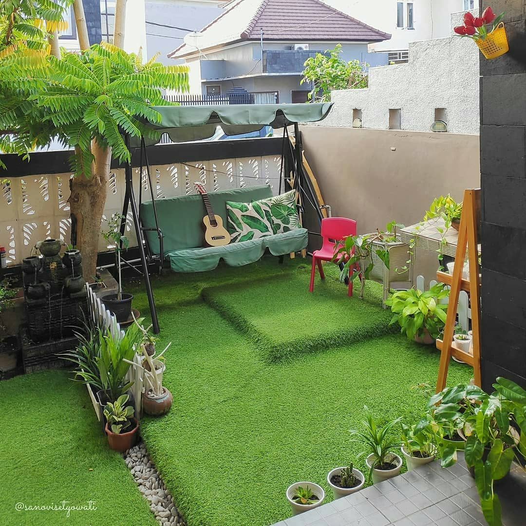Bersantai Seharian di Taman  Rumah  Minimalis  Modern dengan Interior dan Suasana yang Super Homey 