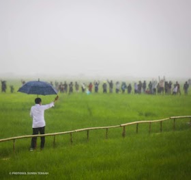 Jokowi Hujan-hujanan di Tengah Sawah, Andi Arief: Siapa Tanggung Jawab Kalau Gundala Tersambar Petir?