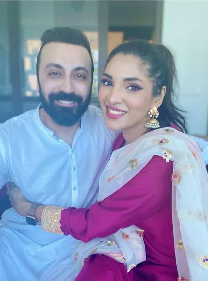 Zhalay Sarhadi Awesome Pictures with Husband and Daughter Zhalay Sarhadi Awesome Pictures with Husband and Daughter