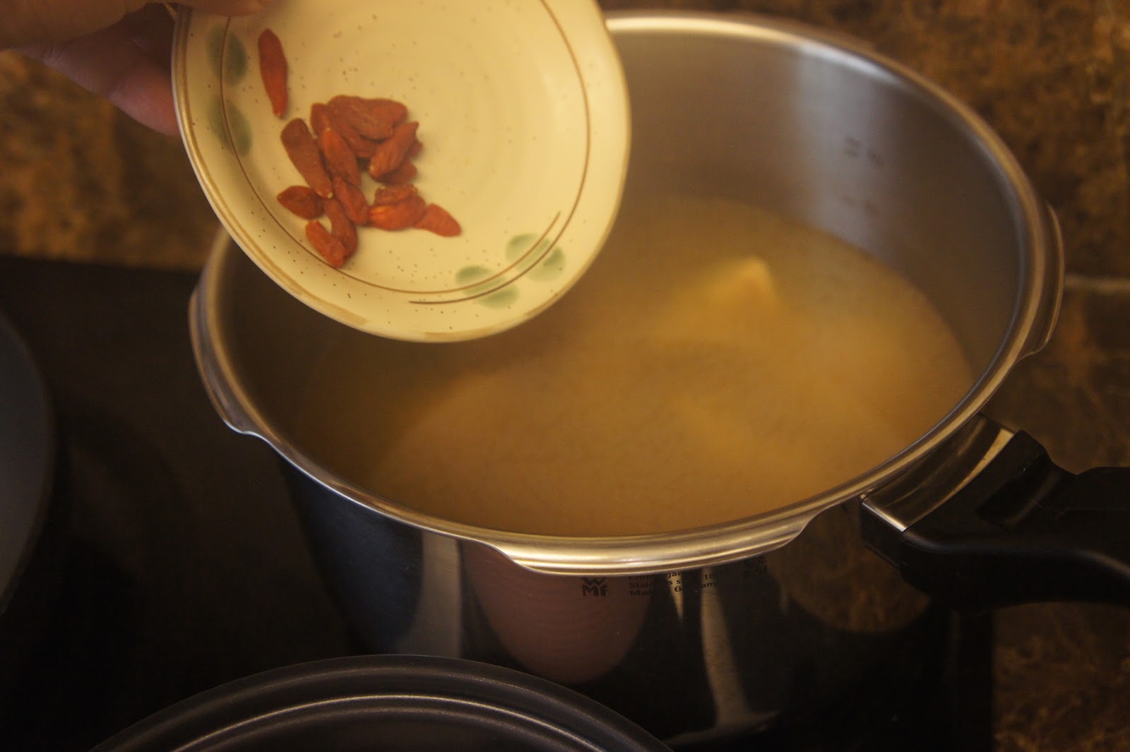 Say My Kitchen Egg Noodle in Herbal and Abalone Soup 真的有鲍鱼汤面