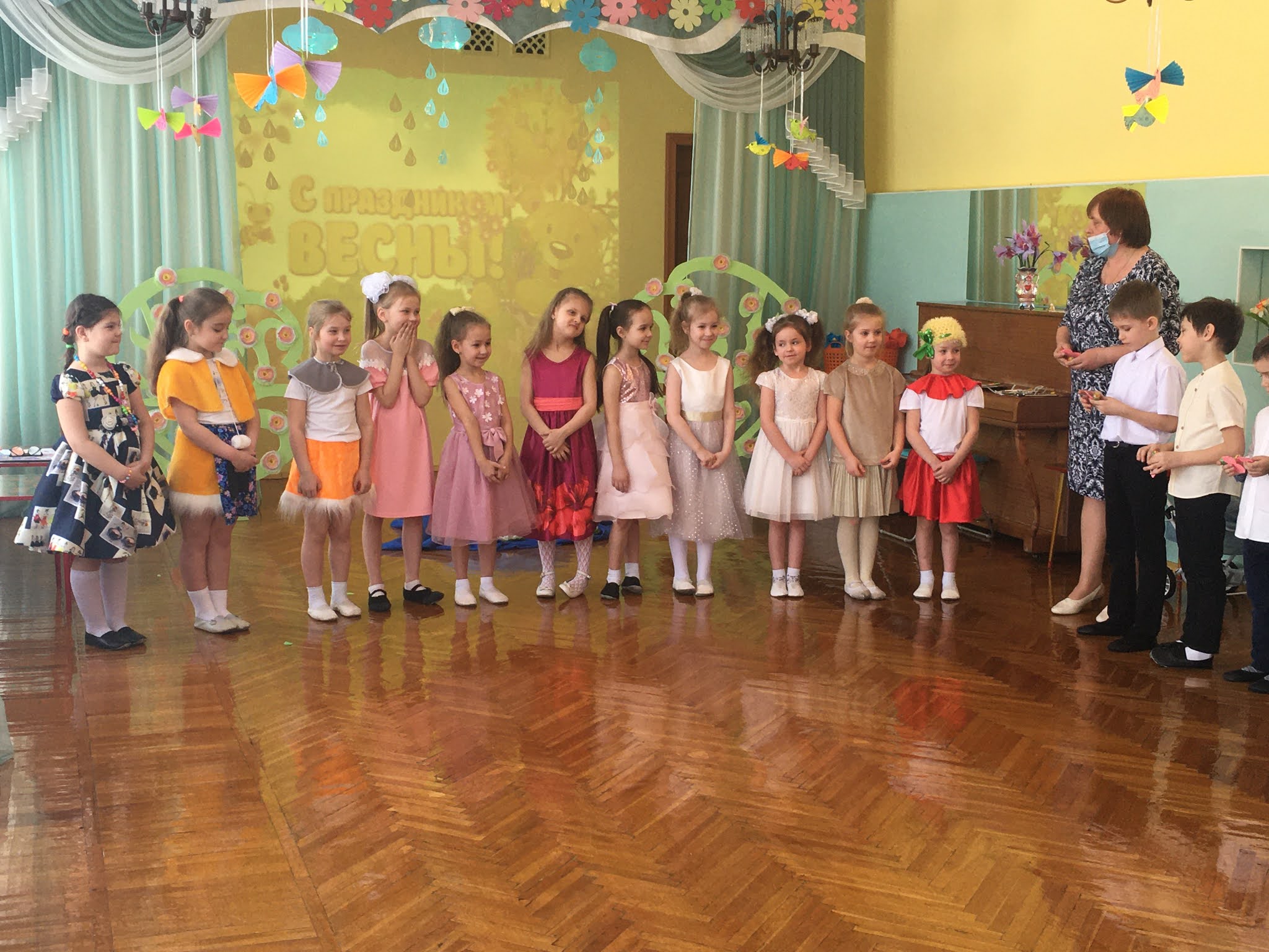 Утренник 8 марта
