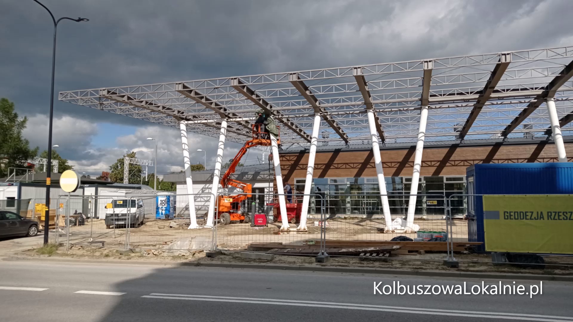 Dworzec nabrał finalnych kształtów [ZDJĘCIA, WIDEO]