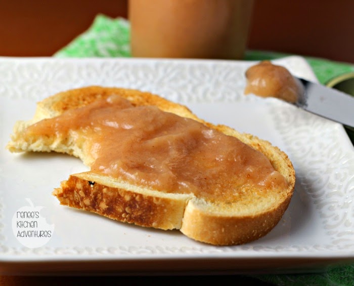 Slow Cooker Spiced Pear Butter on toast!  #pears #slowcooker 