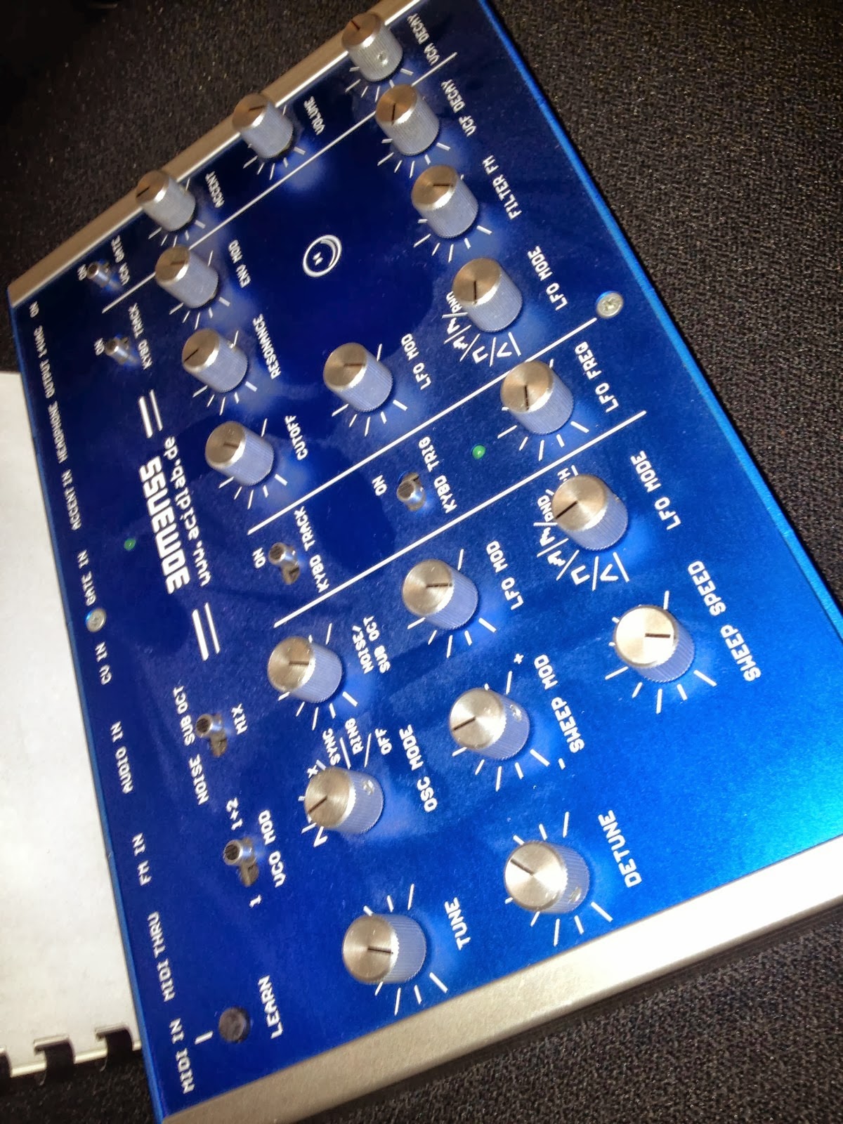 MATRIXSYNTH Acidlab Bombass 303 Style Analog Synthesizer With New Features