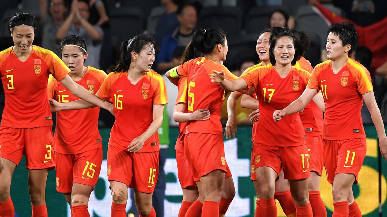 Seleção chinesa de futebol feminino se prepara para o primeiro jogo olímpico  contra Brasil_