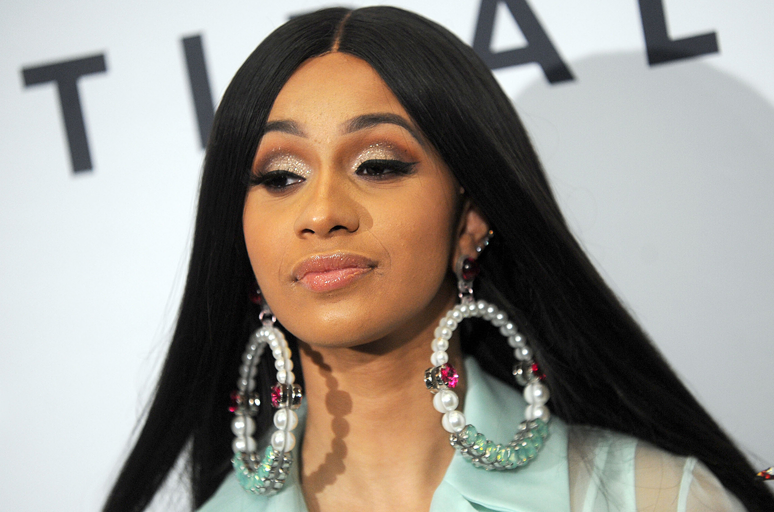 cardi b breaks taylor swift record cardi b 打敗泰勒絲創 apple music 新紀錄 愛瘋日報 最專注的蘋果媒體 cardi b breaks taylor swift record cardi b 打敗泰勒絲創 apple music 新紀錄 愛瘋日報 最專注的蘋果媒體