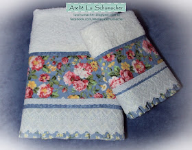 Jogo de toalhas com barrado floral em patchwork shabby chic