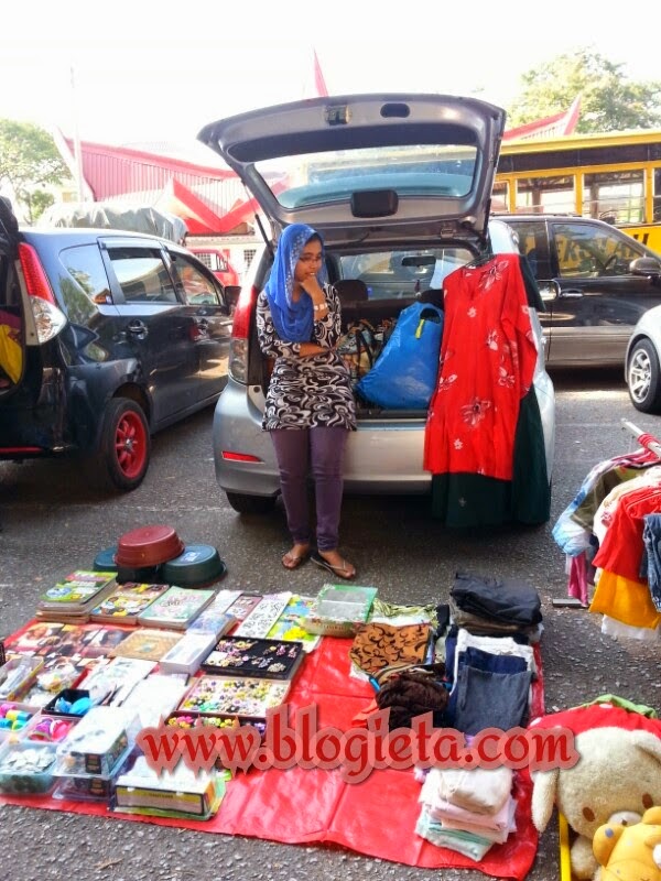 Car Boot Sale Bukak bonet jual barang, Car Boot Sale, Berita Dalam Negeri, bisnes offline, bisnes online, blog yang selalu dibaca, Blog yang selalu diterjah, cara meningkatkan traffik blog, Entri popular sepanjang tahun, hasilkan puluhan ribu ringgit melalui blog, Kisah blogger, MOTIVASI, panduan bisnes, Pengalaman Blogger, Pengalaman hidup, mempromosi, melariskan produk niaga, jual secara online, menggunakan laman sosial, bisnes kad, blog lifestyle dan fanpage, Tepung Magik Serbaguna, Tepung Cheezy Cheese Sauce, http://www.blogieta.com/2014/04/car-boot-sale.html