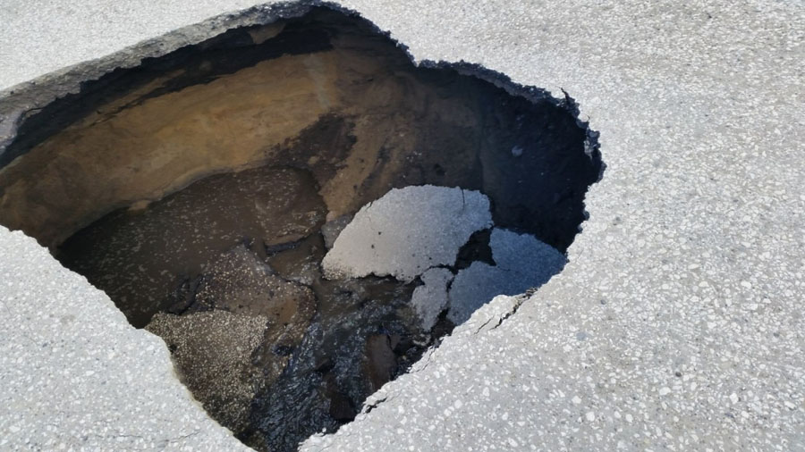 фото дома который провалился под землю. провалиться сквозь землю. к чему снится провалиться под землю. к чему снится провалиться под землю. карстовые ямы.