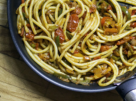 Quick Meatballs with Peppers and Pasta | A Glug of Oil