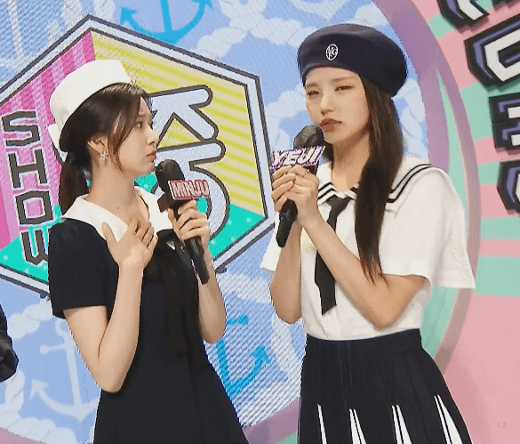 아이즈원> 마린룩 입은 음악중심 MC 김민주