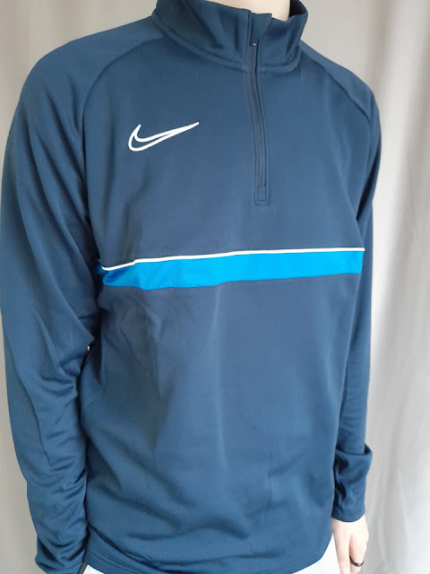 https://www.ekinsport.com/catalog_fr/haut-entrainement-nike-dri-fit-academy-21-pour-homme-cw6110?utm_source=social&utm_medium=hivency_campaign&utm_campaign=haut_academy_21