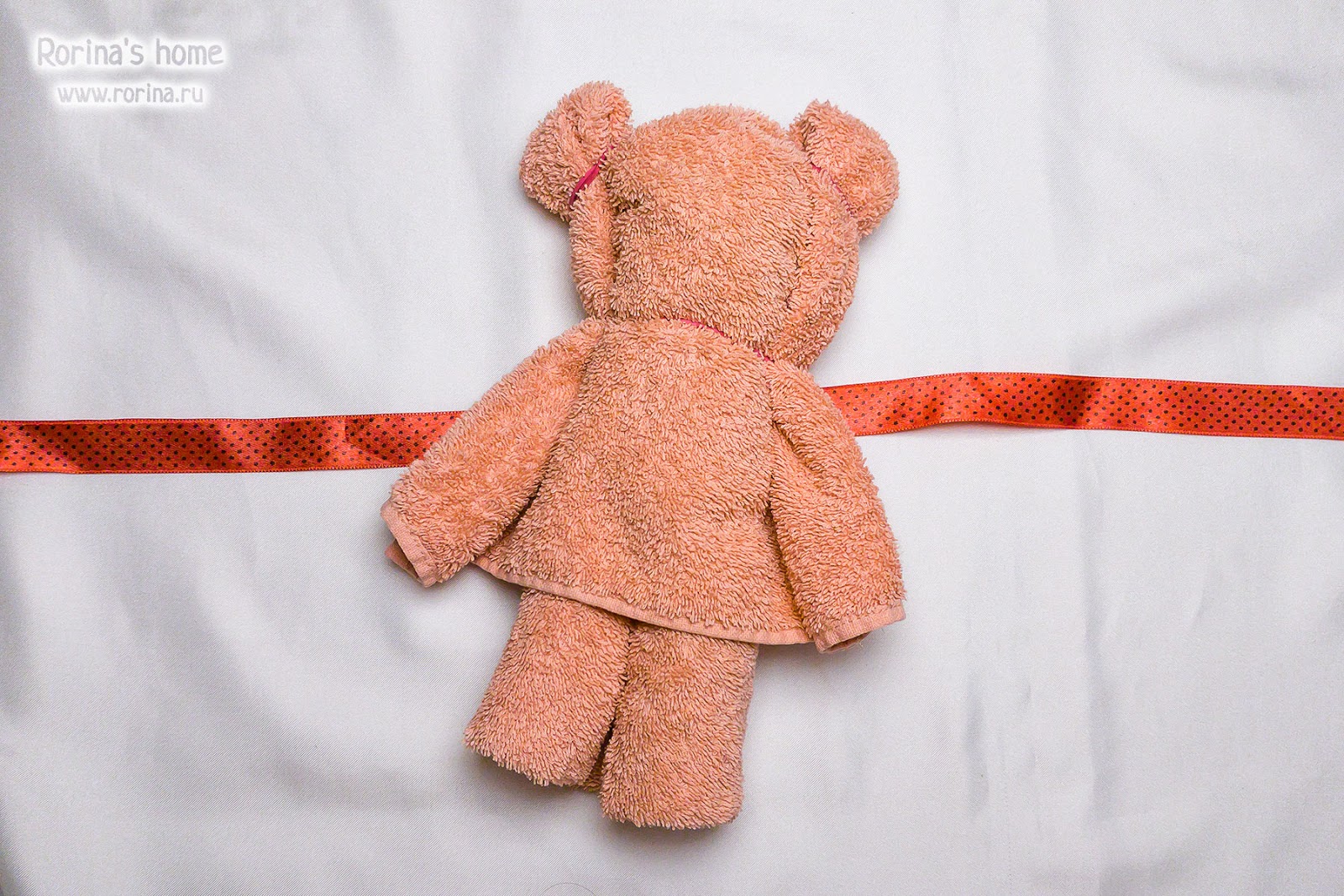 Игрушка из полотенца. Мишка из полотенца. Медведь из полотенца. Медвежонок из полотенца. Полотенце с мишками.