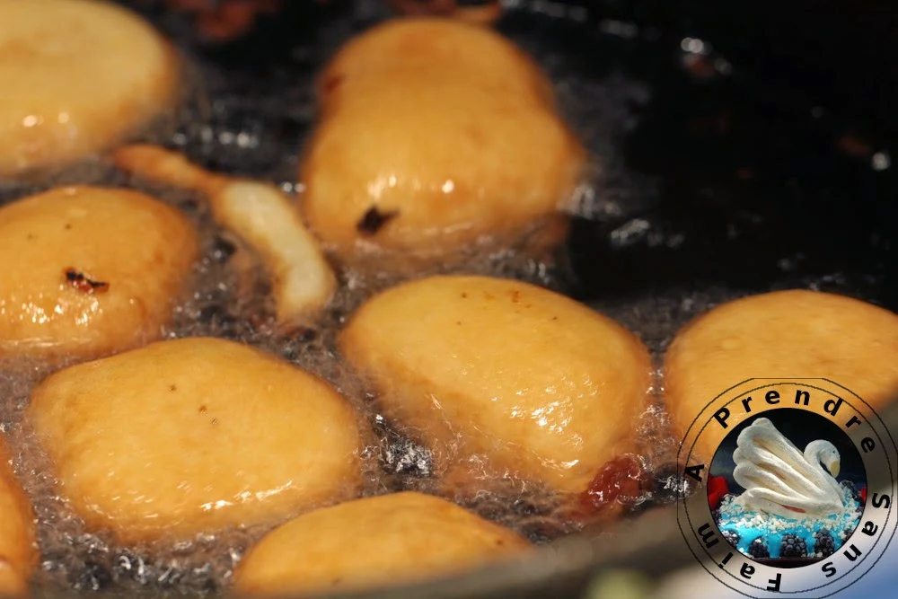 Beignets champenois au fromage blanc sauce à la mangue