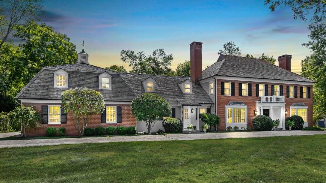 39 Interior Design Photos vs. 165 High Point Ln, Fairfield, CT Luxury Home Tour