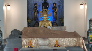 Isla de Java, Vihara Mendut Monastery. Isla de Java, Vihara Mendut Monastery.
