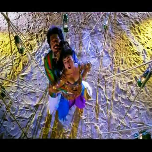 soundarya: soundarya cleavage pics