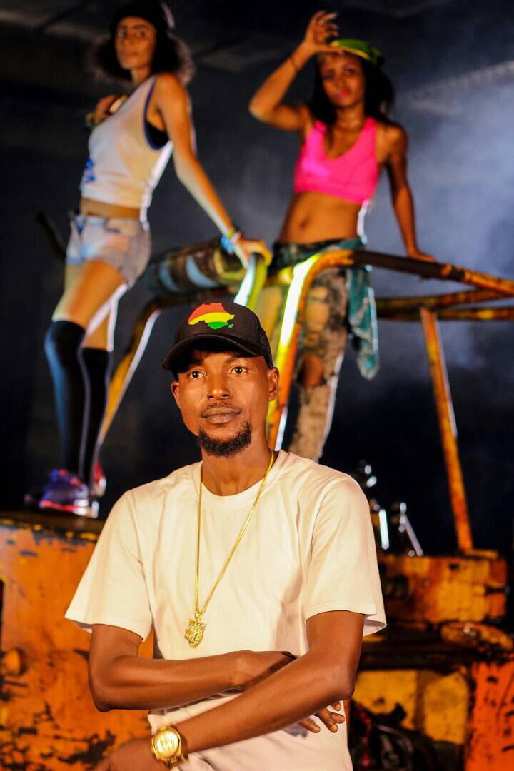 Dj Bobbi "Parka Dem" ft Mytee Lyon (Audio + video)