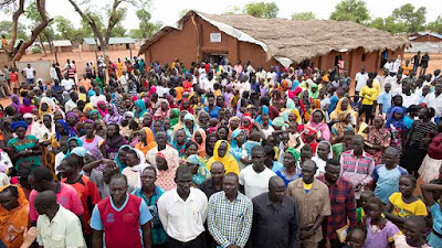 Wanita Sudan Selatan dan Keluarganya Beralih Kepada Yesus Setelah Gereja Membantu Bangun Kembali Rumahnya