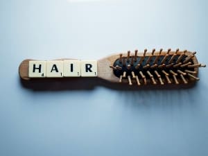 مدة نمو الشعر المتساقط