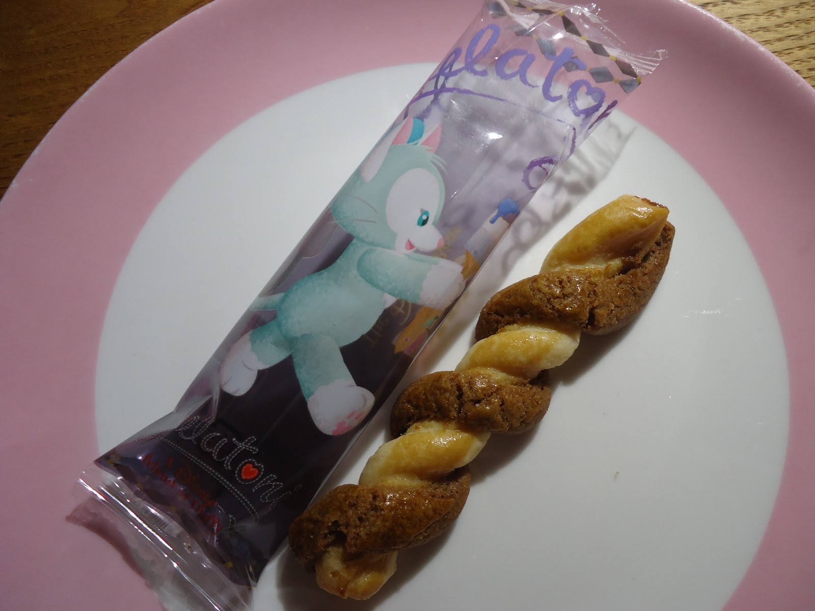 ディズニーのお土産 Tds ジェラトーニ缶 焼菓子 コーヒークッキー パイスティック ユーハイム ぼくのケチリッチな節約日記