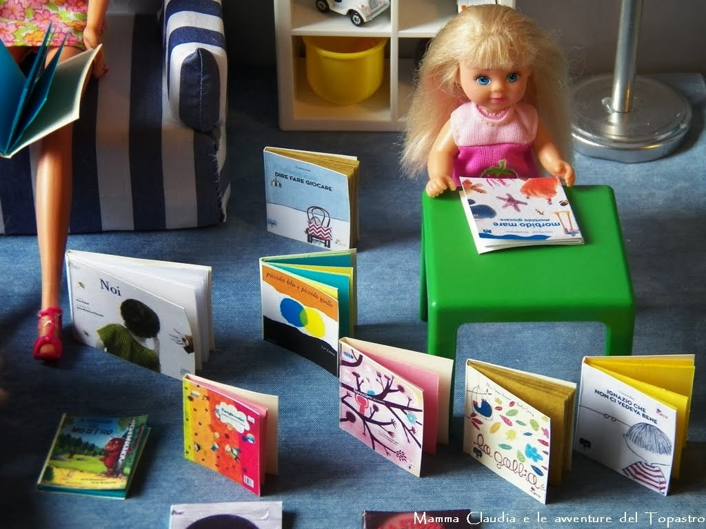 Piccoli libri con pagine colorate