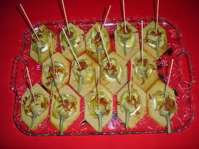 pincho de alcachofa y queso de rulo de cabra