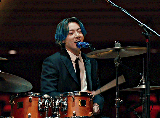 그래미 위크 무대에서 드럼치는 BTS 정국 - 꾸르