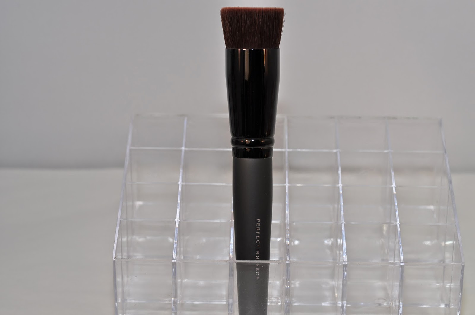 bareMinerals BareSkin Pure Brightening Serum Foundation with Brush