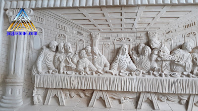 ukiran relief tempel dinding dibuat dari batu alam, Batu putih dengan gambar motif perjamuan kudus / perjamuan terakir