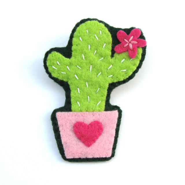 Sew a felt factus brooch with this free tutorial Felt Cactus Brooch Tutorial