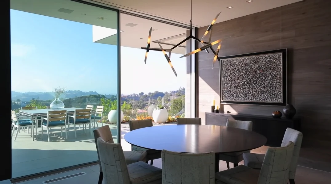 68 Interior Design Photos vs. Carla Ridge Modern Mansion In Trousdale, Beverly Hills By Whipple Russell Architects