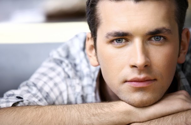 Tatapan Mata Yang Teduh Artinya Mungkin Jatuh Cinta