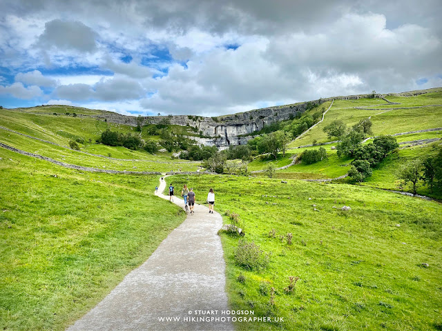 Malham Cove Walk best short parking Yorkshire Dales weather Harry Potter