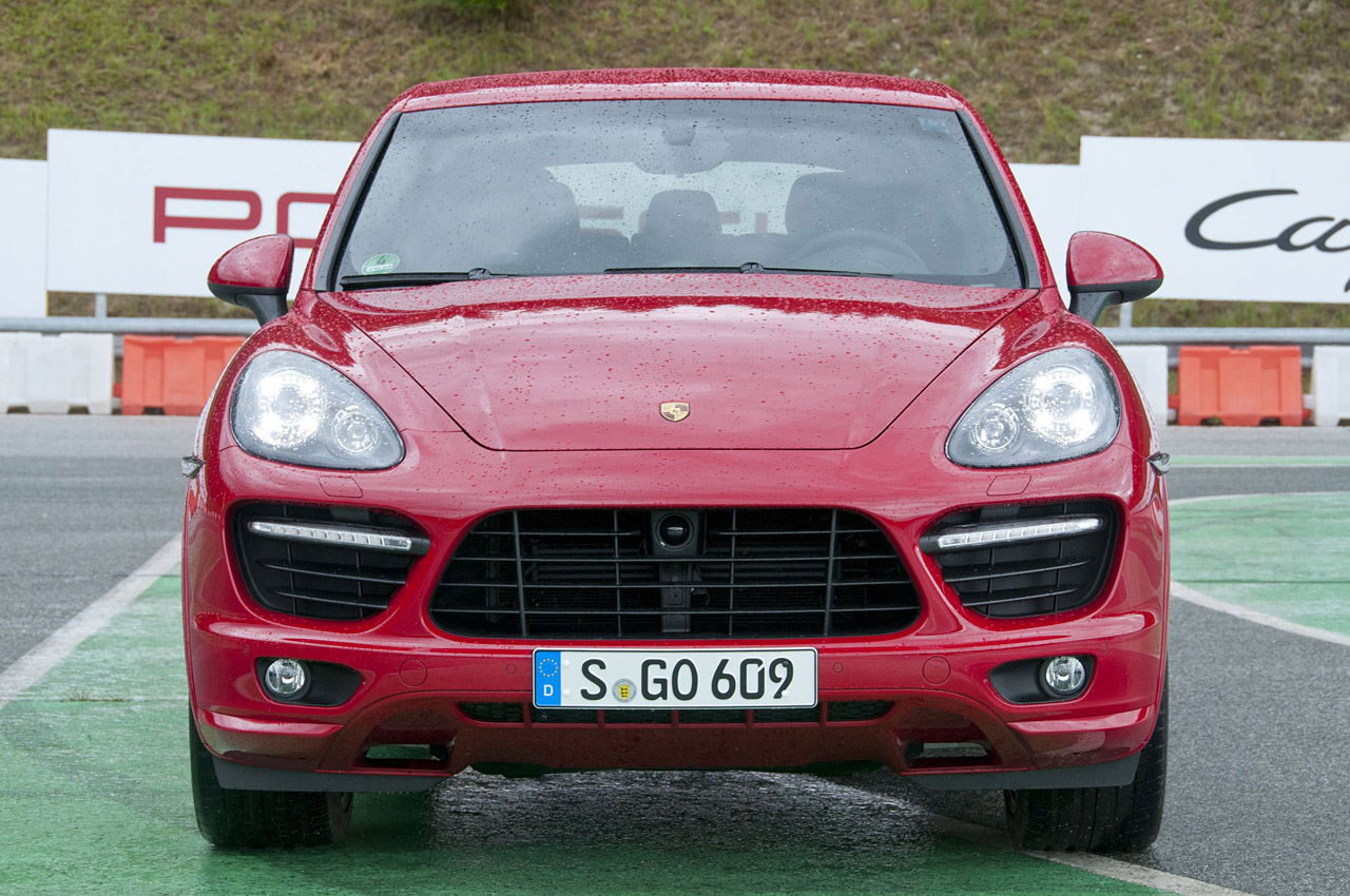 Porsche Cayenne GTS 2013
