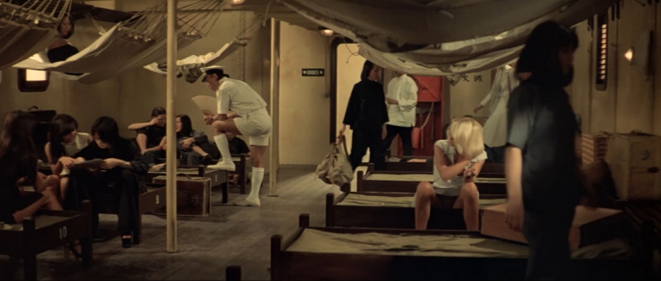 EMMANUELLE II (DUAL ÁUDIO/1080P) - 1975 Batch_Emmanuelle.II.1975.BRRip.1080p.%2528Renato%2529.%2528PT-BR%2529%2BDual%2B%25C3%2581udio.mkv_snapshot_00.02.11.548