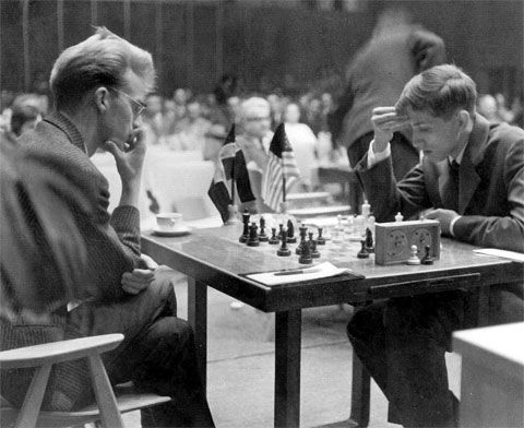 Reino de Caíssa: VII Memorial Bobby Fischer - 81