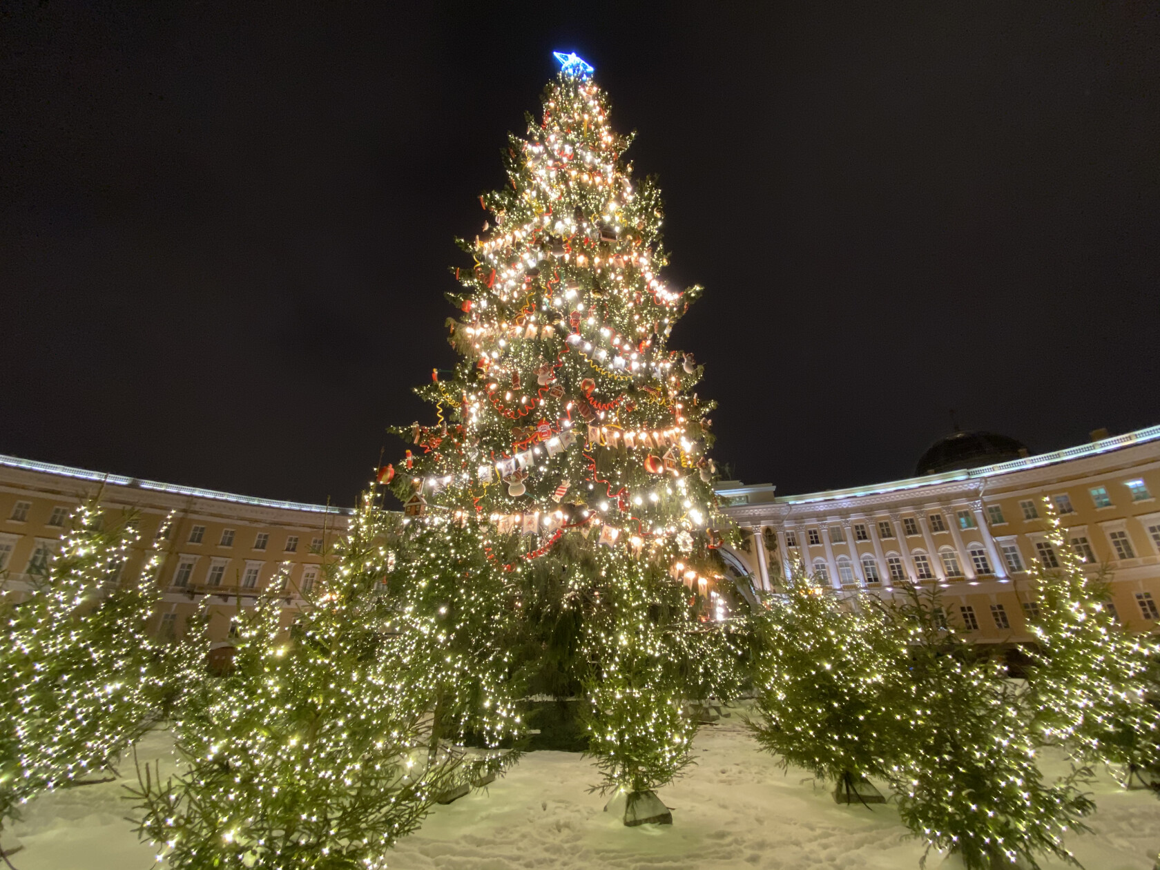 احتفالات ضخمة في روسيا براس السنة الميلادية