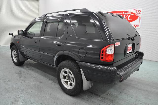 Isuzu wizard 2000