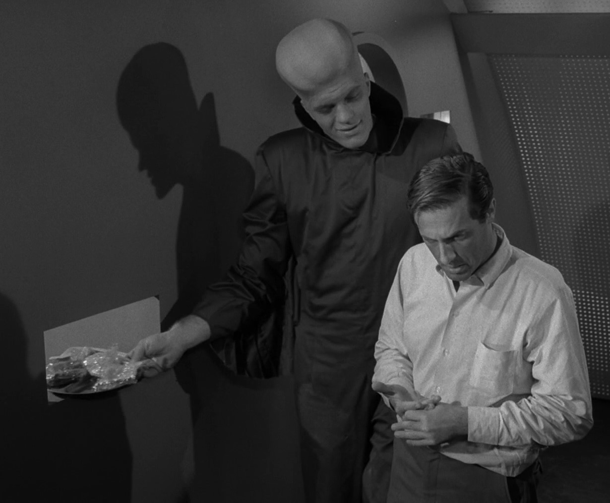 Six Feet Under Hollywood It's a Cookbook!