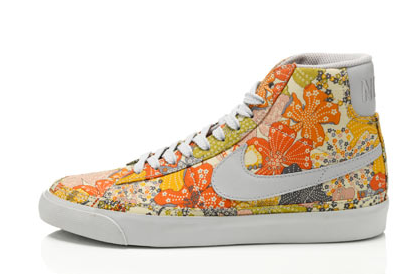 The Flower Appreciation Society: Appreciating flower power Nike high tops