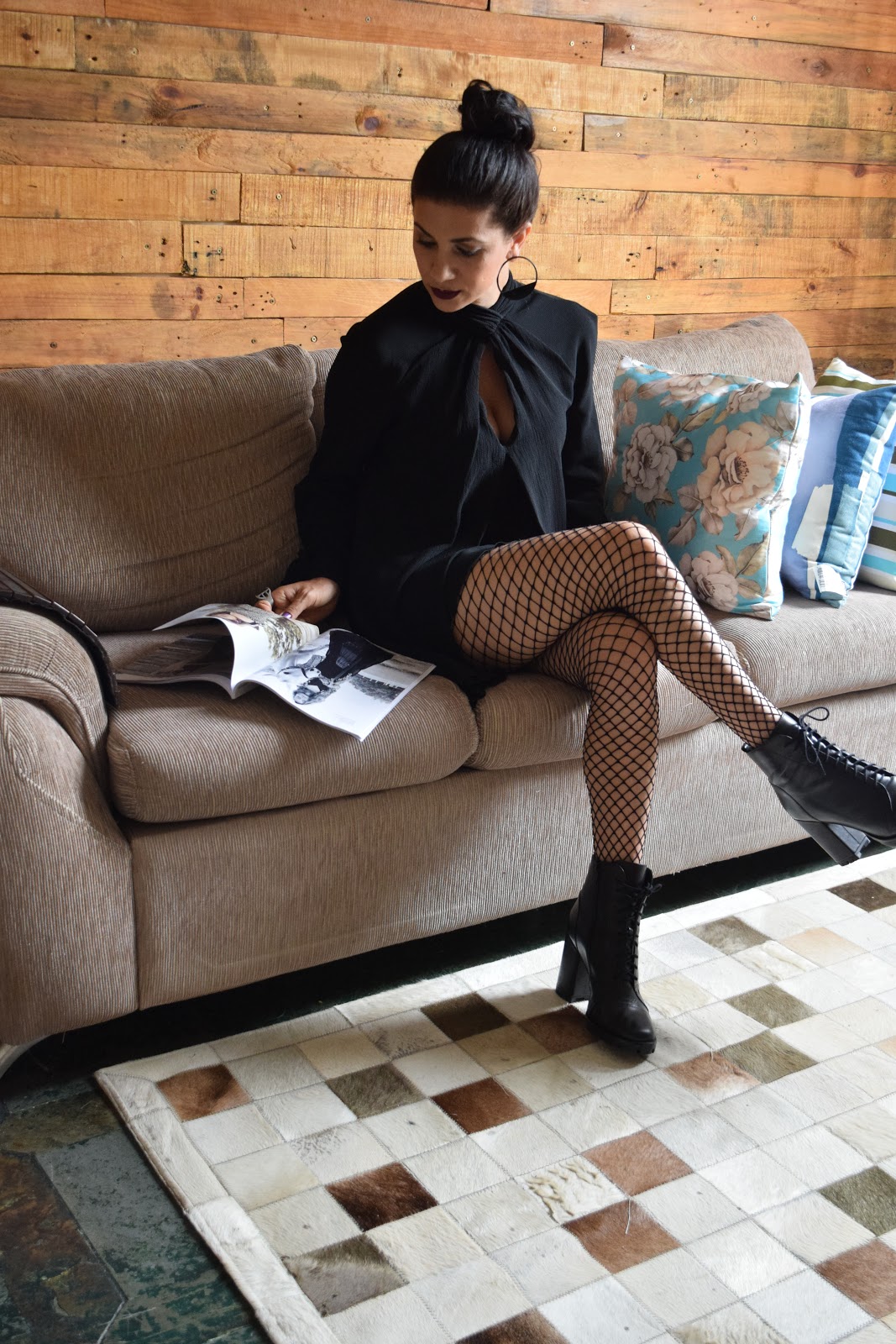 meia arrastão com coturno